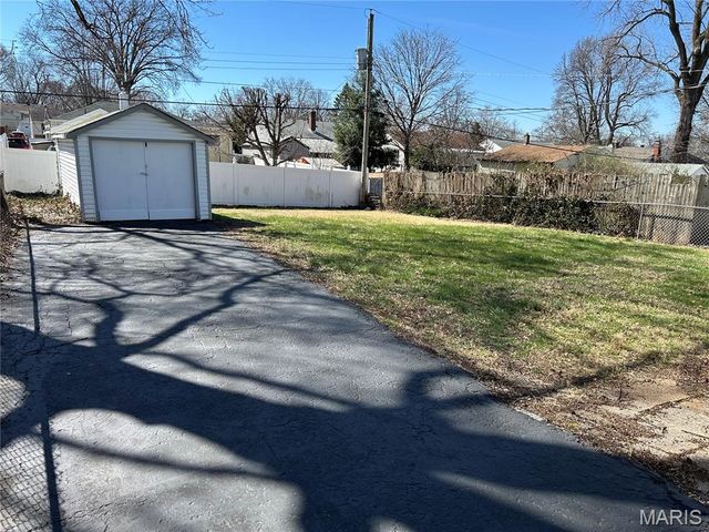 9448 Harold Drive, Woodson Terrace, MO 63134