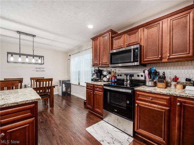792 Francis Drive, Heath, OH 43056