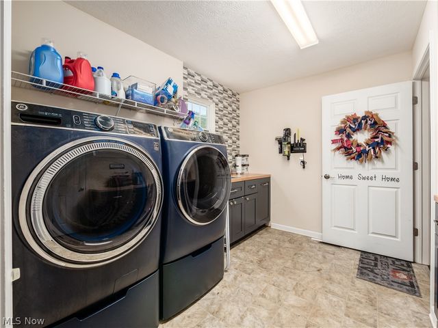 792 Francis Drive, Heath, OH 43056