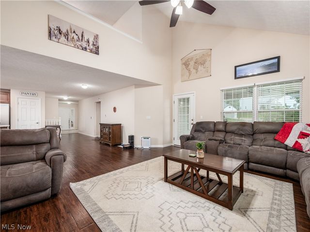 792 Francis Drive, Heath, OH 43056