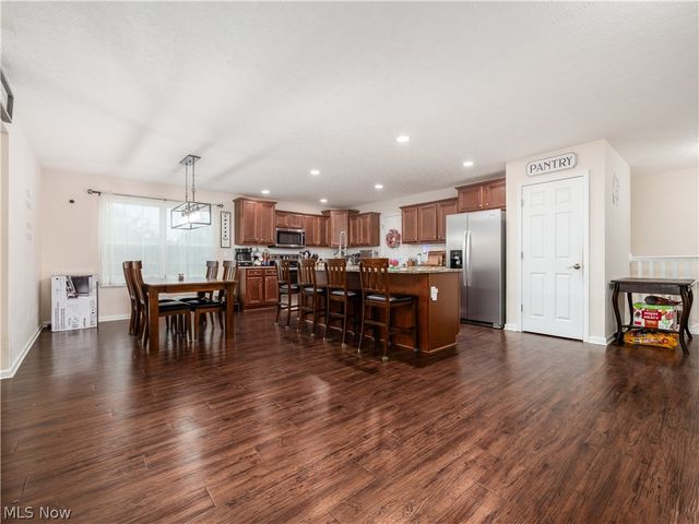 792 Francis Drive, Heath, OH 43056