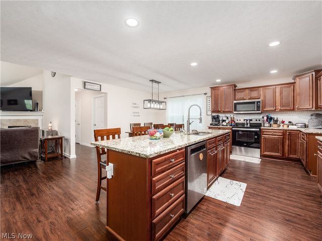 792 Francis Drive, Heath, OH 43056