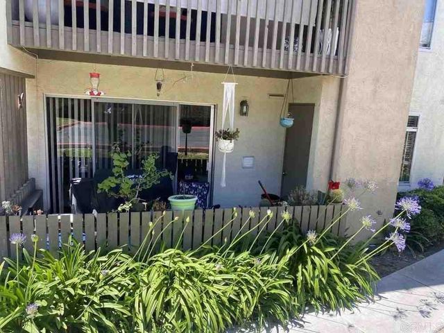 432 Edgehill Lane 15, Oceanside, CA 92054