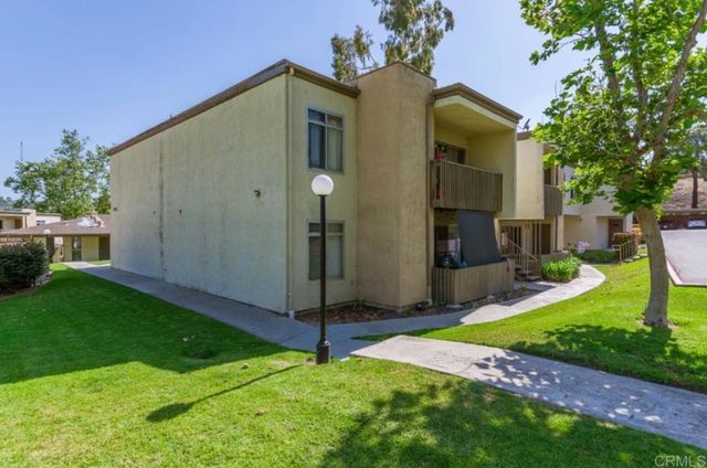 432 Edgehill Lane 15, Oceanside, CA 92054