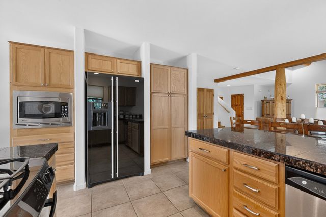 11 Calle Amistosa, Santa Fe, NM 87507