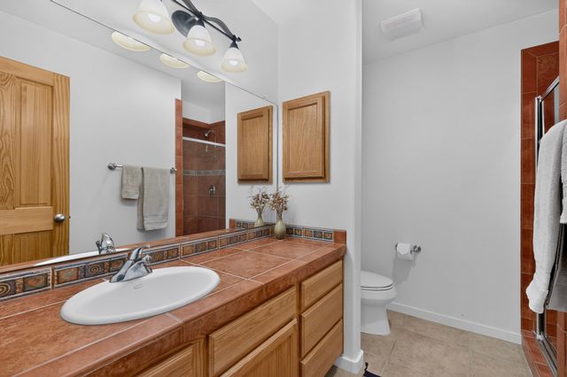 11 Calle Amistosa, Santa Fe, NM 87507
