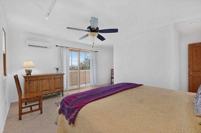 11 Calle Amistosa, Santa Fe, NM 87507