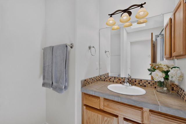 11 Calle Amistosa, Santa Fe, NM 87507