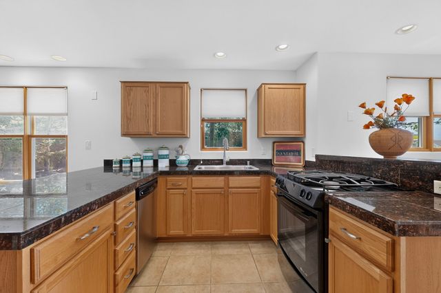 11 Calle Amistosa, Santa Fe, NM 87507