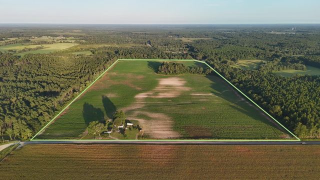 404 E E M White Road Road, Defuniak Springs, FL 32433