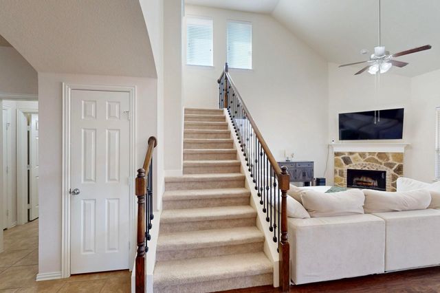 9501 Drovers View Trail, Fort Worth, TX 76131