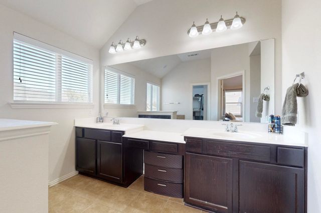 9501 Drovers View Trail, Fort Worth, TX 76131
