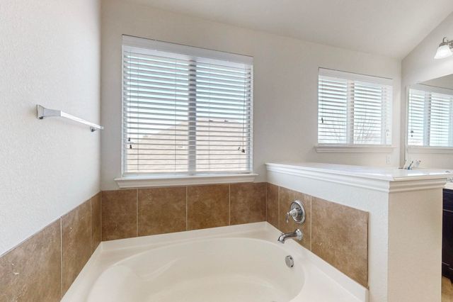 9501 Drovers View Trail, Fort Worth, TX 76131