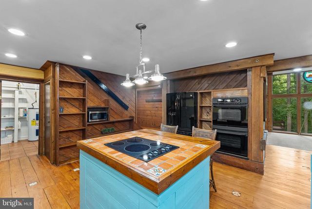 9914 CREST CT, Marshall, VA 20115