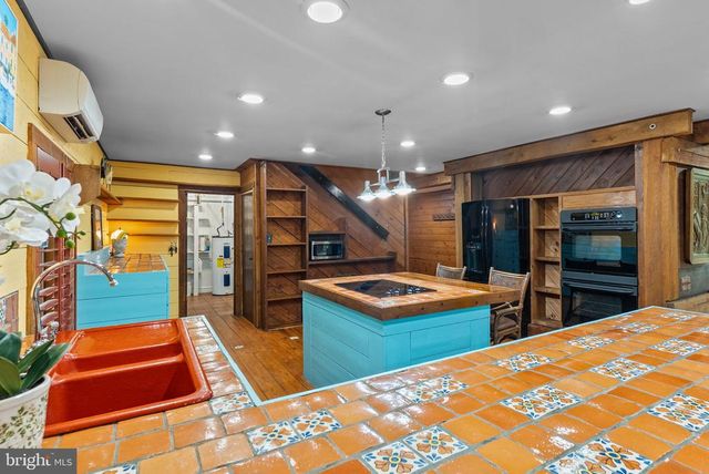 9914 CREST CT, Marshall, VA 20115