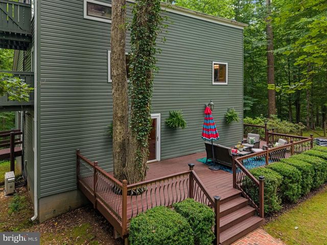 9914 CREST CT, Marshall, VA 20115