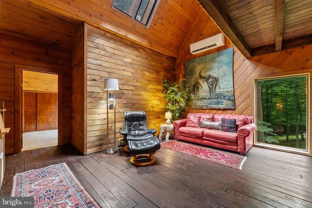 9914 CREST CT, Marshall, VA 20115