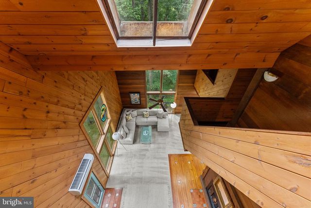 9914 CREST CT, Marshall, VA 20115