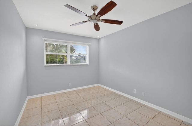 4051 NE 13th Ave 77, Oakland Park, FL 33334