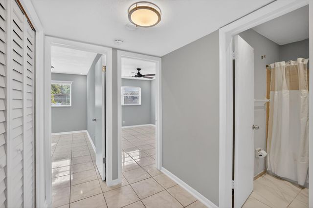 4051 NE 13th Ave 77, Oakland Park, FL 33334