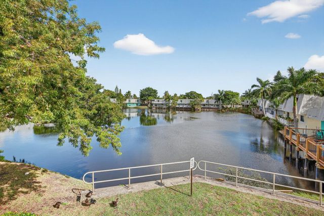 4051 NE 13th Ave 77, Oakland Park, FL 33334