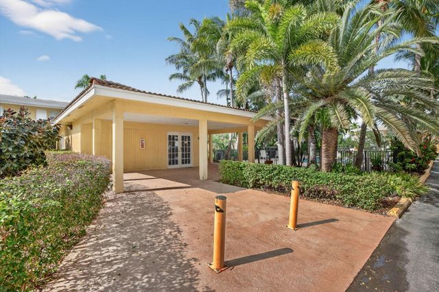 4051 NE 13th Ave 77, Oakland Park, FL 33334