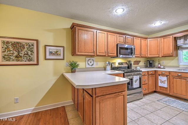 617 Highway 91 6, Elizabethton, TN 37643