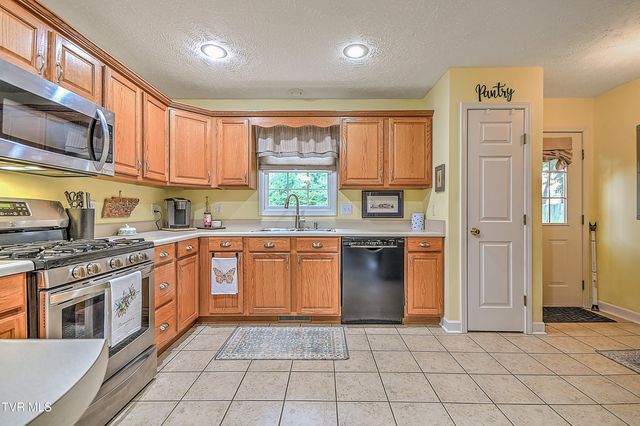 617 Highway 91 6, Elizabethton, TN 37643