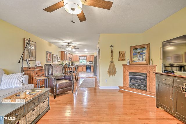 617 Highway 91 6, Elizabethton, TN 37643