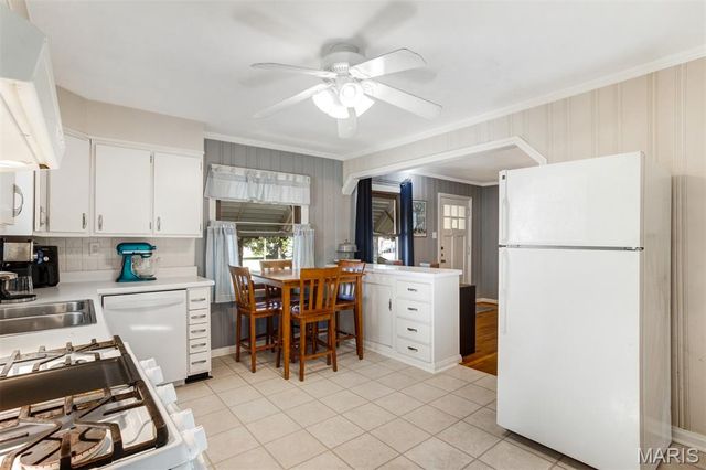 10704 Saint Matthew Lane, St Ann, MO 63074