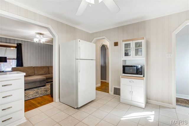 10704 Saint Matthew Lane, St Ann, MO 63074