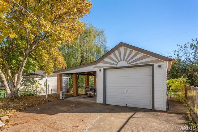 10704 Saint Matthew Lane, St Ann, MO 63074