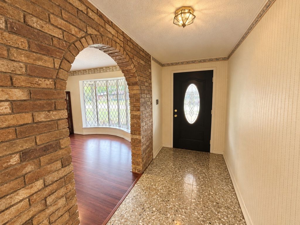 3408 Bellah Court, Irving, TX 75062 — photo 2