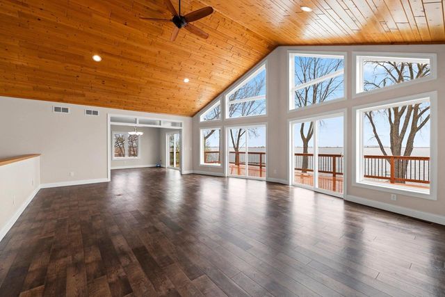 534 RESORT ROAD, Suamico, WI 54173
