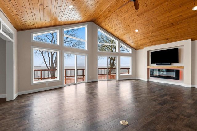 534 RESORT ROAD, Suamico, WI 54173