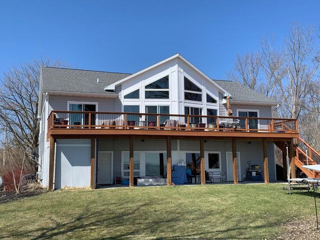 534 RESORT ROAD, Suamico, WI 54173