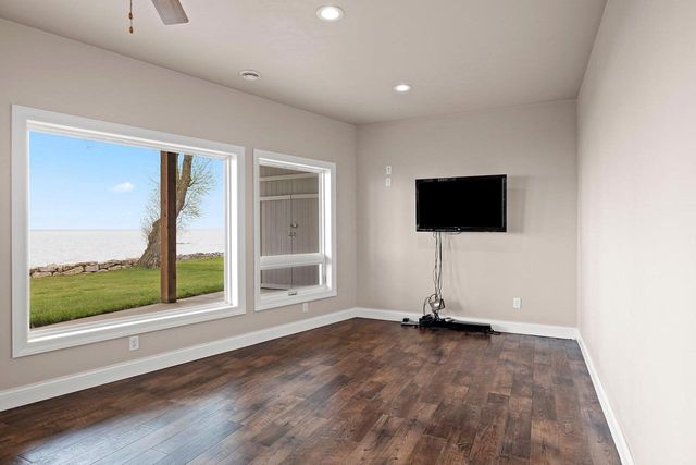534 RESORT ROAD, Suamico, WI 54173