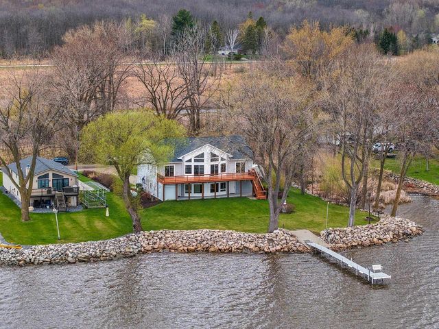 534 RESORT ROAD, Suamico, WI 54173
