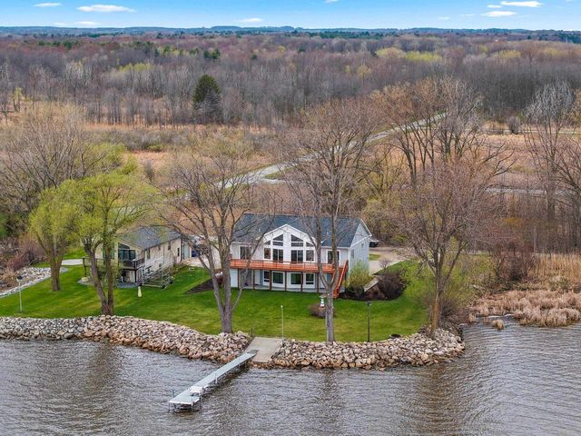 534 RESORT ROAD, Suamico, WI 54173