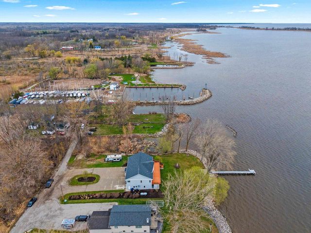 534 RESORT ROAD, Suamico, WI 54173