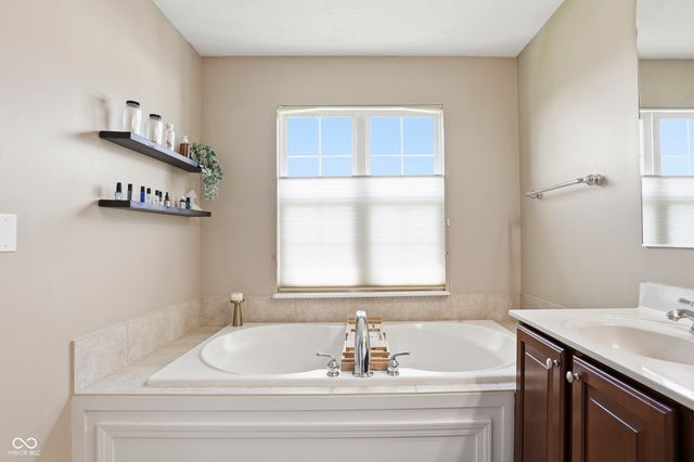 11809 Harvard Lane, Carmel, IN 46032
