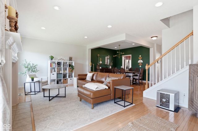 11809 Harvard Lane, Carmel, IN 46032
