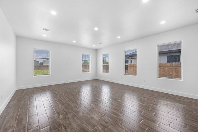 323 Road 5840, Cleveland, TX 77327