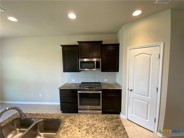 1110 Lakeway Crossing Drive, Temple, TX 76502