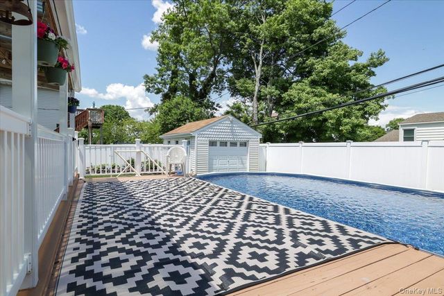 11 Damin Drive, Farmingdale, NY 11735