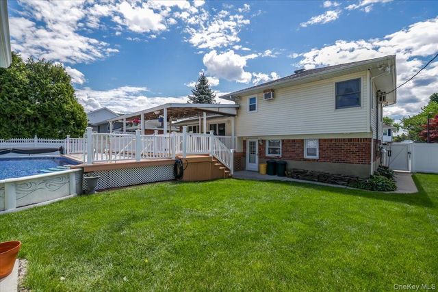 11 Damin Drive, Farmingdale, NY 11735