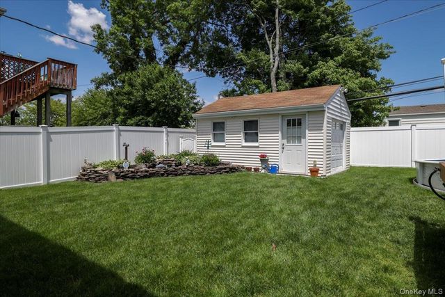 11 Damin Drive, Farmingdale, NY 11735