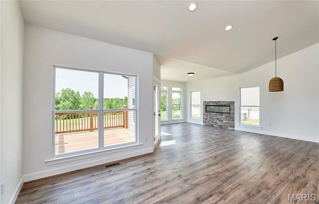 12 Canyon Creek Court, Moscow Mills, MO 63362