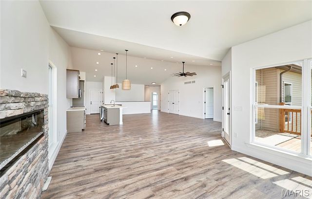 12 Canyon Creek Court, Moscow Mills, MO 63362