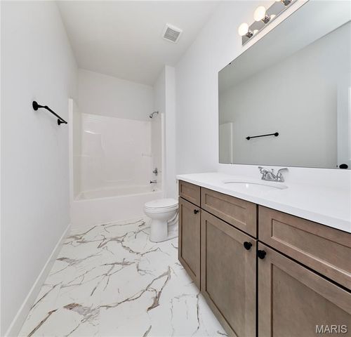 12 Canyon Creek Court, Moscow Mills, MO 63362